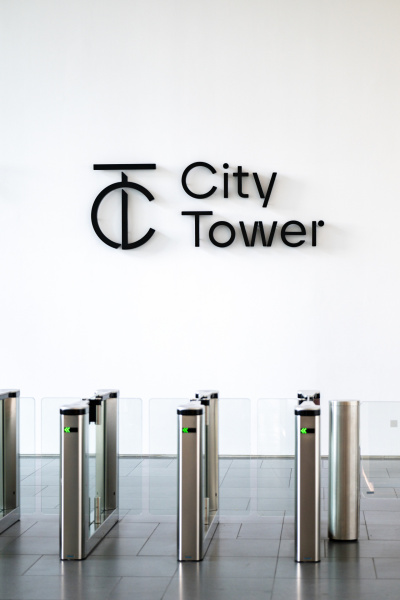 Orientační systém pro budovu City Tower v Praze - 2.jpg